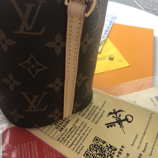 ルイヴィトンバッグ角部分ディテール